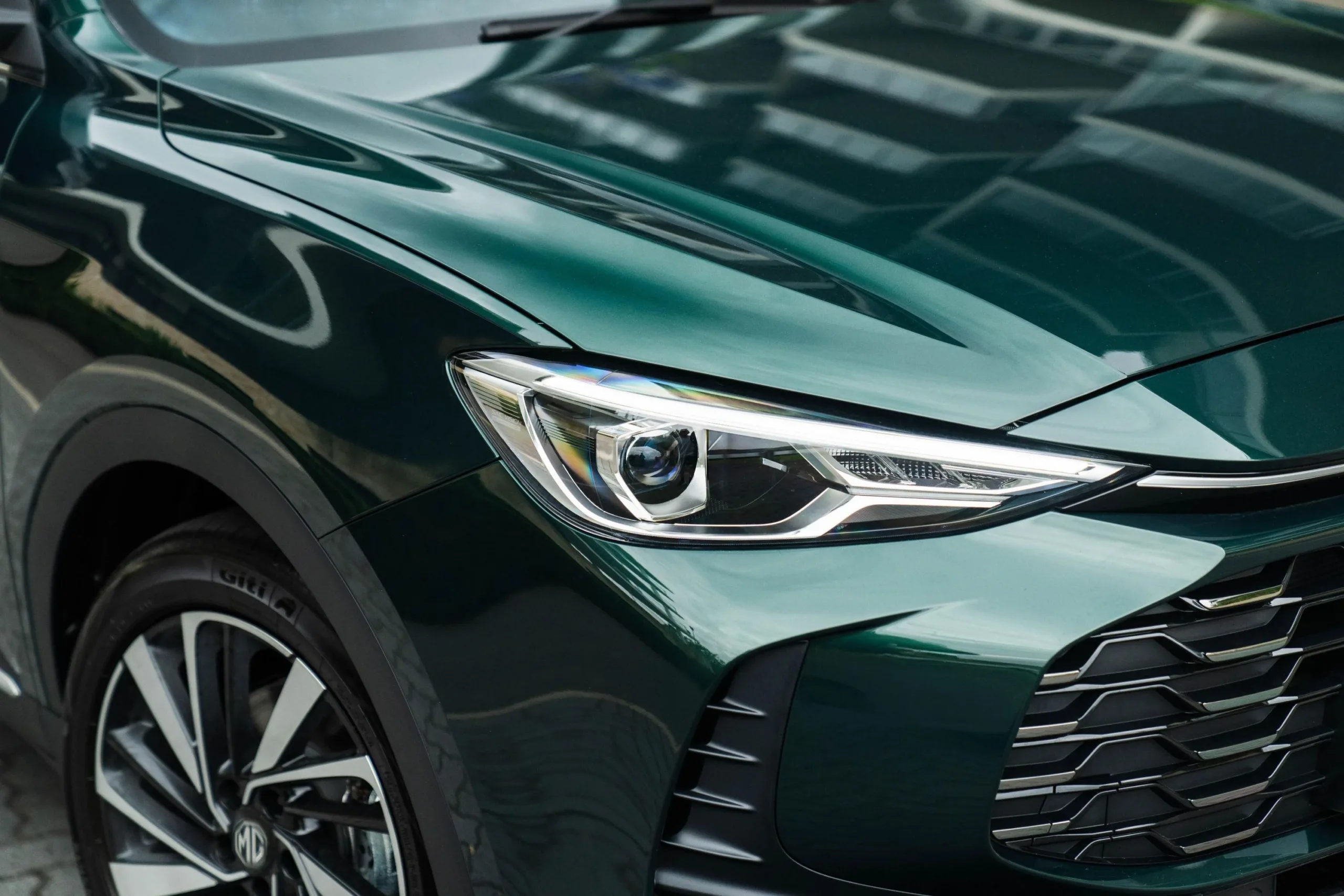 2025-mg-zs-hybrid-plus-1